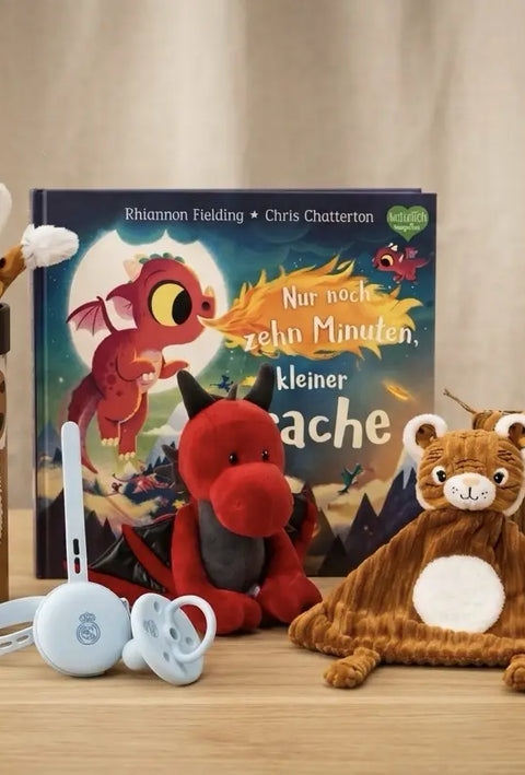 Baby Geschenkset Bundle mit Schmusetuch Tiger, Kinderbuch, Kuscheltier Drache, Schnuller und Trinkbecher – BabyLions®