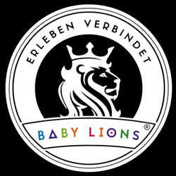 BabyLions® Markenlogo – Löwe mit Krone und Slogan „Erleben verbindet