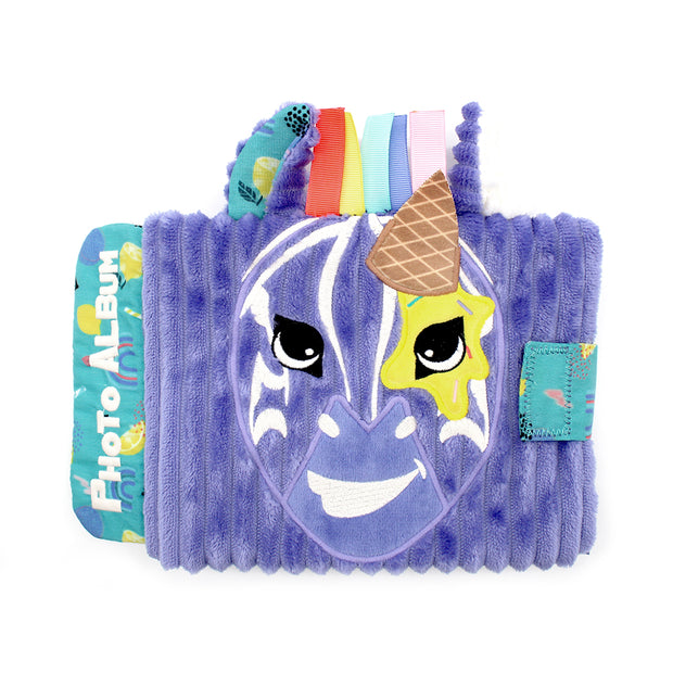 Baby-Fotoalbum Zebra aus Plüsch mit bunten Details – Erinnerungsalbum mit 10 Fototaschen für Babys und Kinder