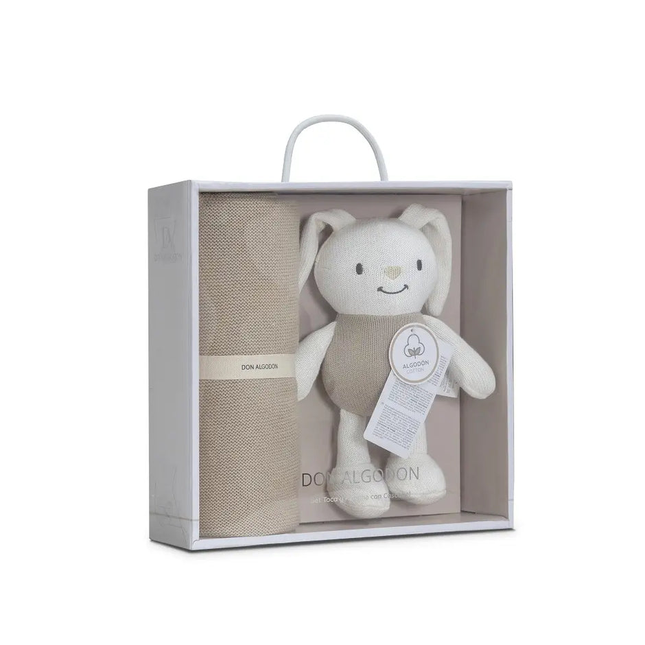 Baby Geschenkset Hase in Beige mit Baumwoll-Kuscheltier und passender Babydecke in hochwertiger Geschenkverpackung von Don Algodón.