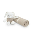 Baby Geschenkset Hase in Beige mit weichem Hasen-Kuscheltier und passender Baumwolldecke aus der Don Algodón Kollektion.