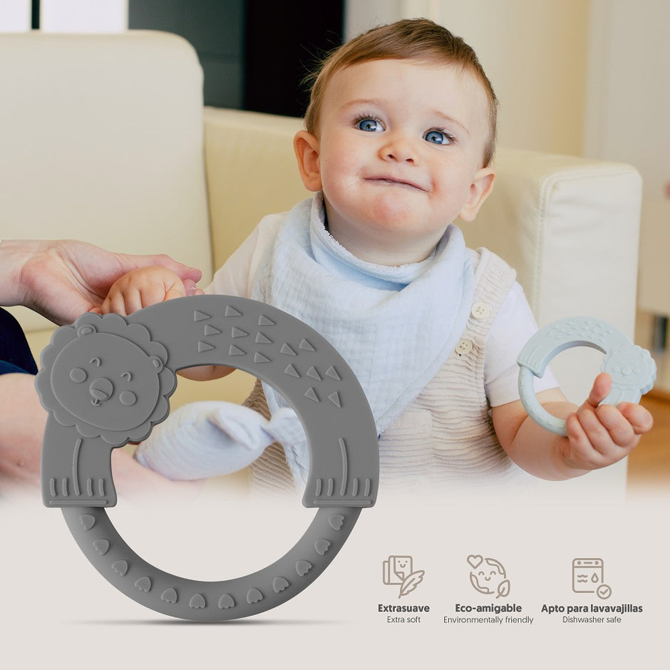 Baby hält Silikon Beißring mit Löwenmotiv – BPA-freies Zahnungsspielzeug für Babys aus lebensmittelechtem Silikon