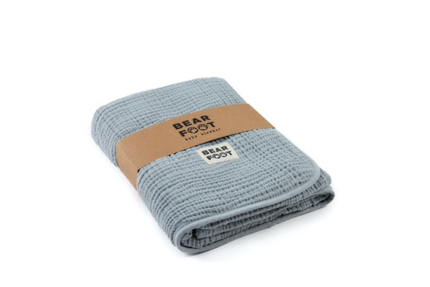 Graue Babydecke aus Musselin & Fleece von Bearfoot®, weich gefaltet, OEKO-TEX® zertifiziert, ideal für Baby & Kleinkind