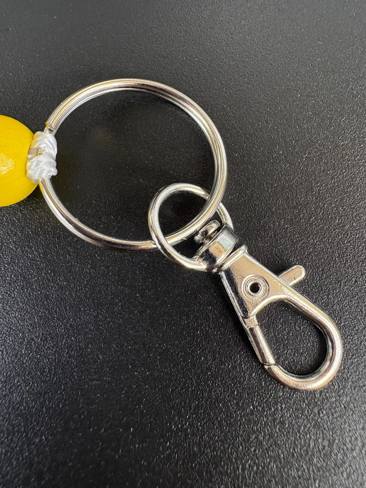 Schlüsselring mit Karabiner am personalisierten Bagger Schlüsselanhänger von BabyLions®