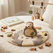 Bieco Baby Geschenkset Igel mit Spieldecke, Plüschtier und Kinderwagen-Anhänger in Beige und Braun