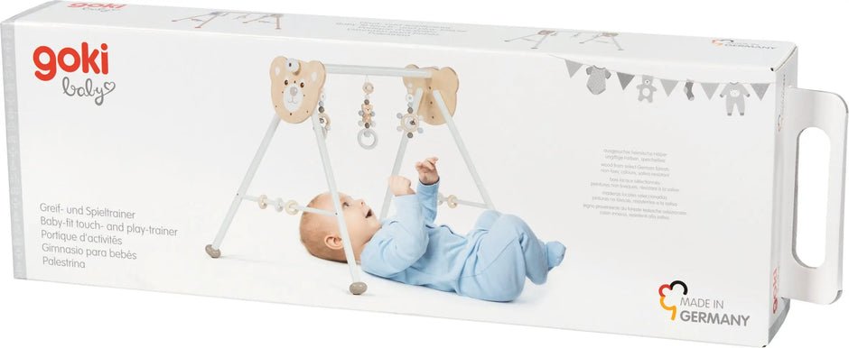 Goki Baby Fit Bar Spieltrapez aus Holz mit Spielanhängern in Originalverpackung