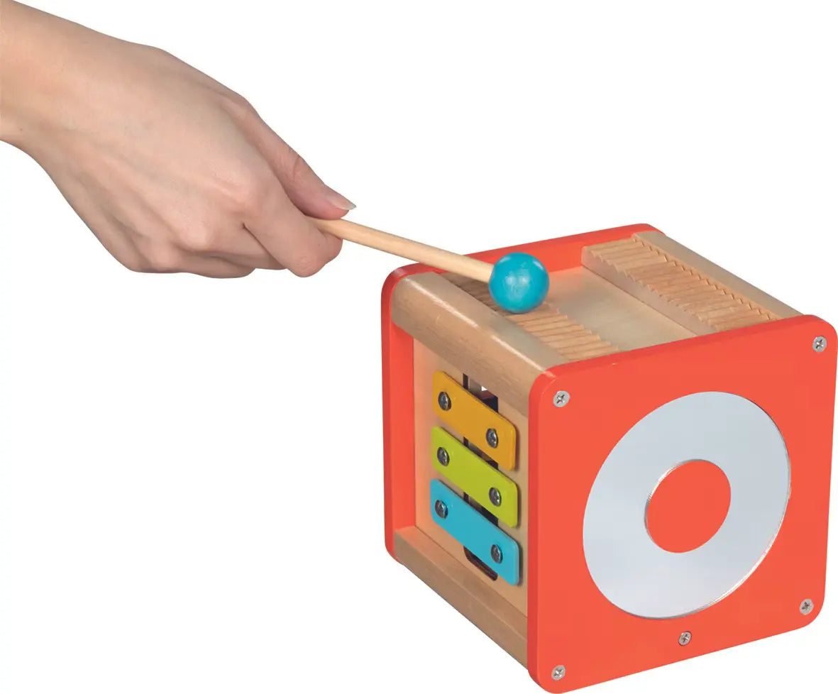 Goki Motorikwürfel aus Holz mit Xylophon und Klöppel – musikalisches Motorikspielzeug für Kinder