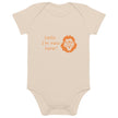 Hello, I’m new here – Babybody mit Löwen - Willkommensgruß - Babylions