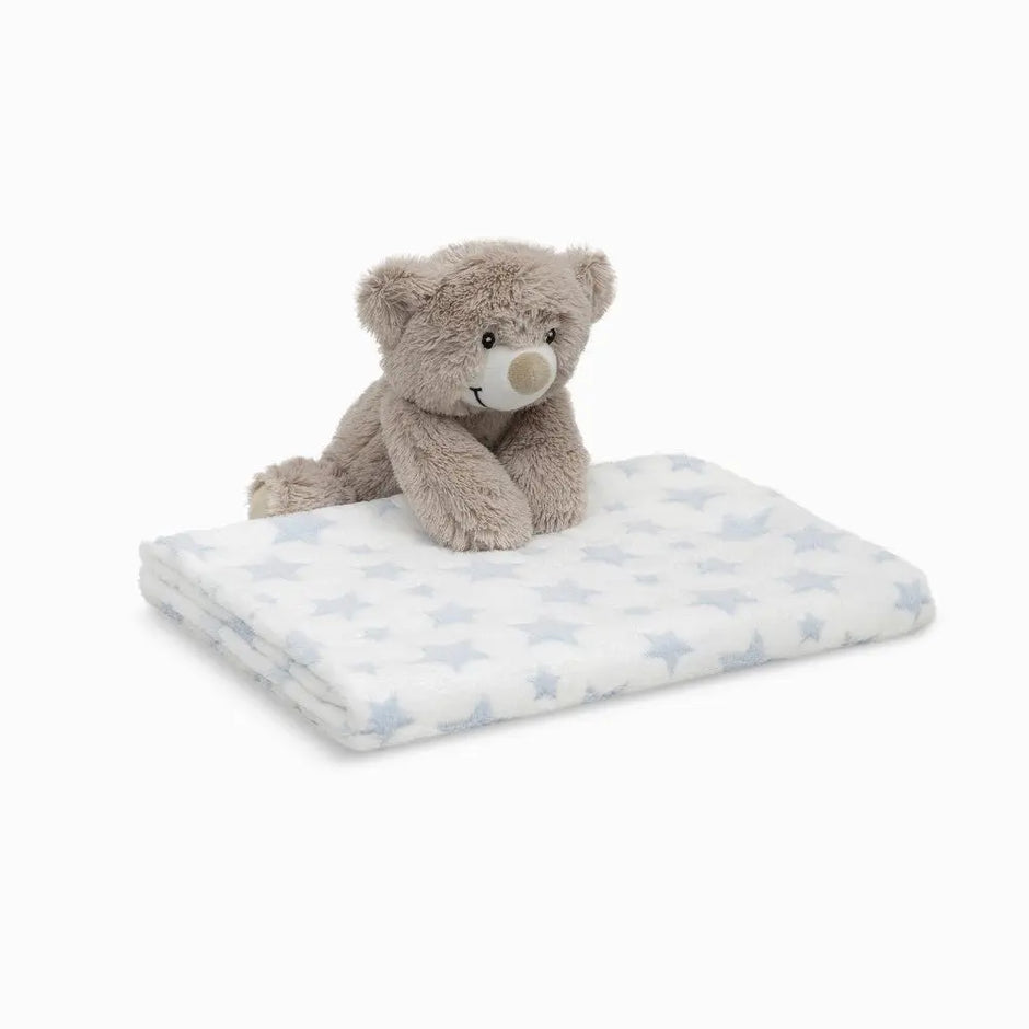 Kuscheltier Bär mit Babydecke und Sternen in Grau und Weiß