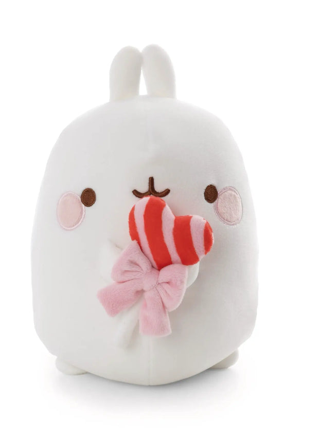 MOLANG Kuscheltier 16 cm in Vorderansicht mit rot-rosa gestreiftem Herz-Lolli, rosa Schleife und niedlichen Hasenohren auf weißem Hintergrund.