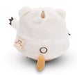 Rückansicht des NICI mymochi Hiro im weißen Bärenkostüm mit kleinen Ohren, brauner Stickerei und flauschigem Schwanz.