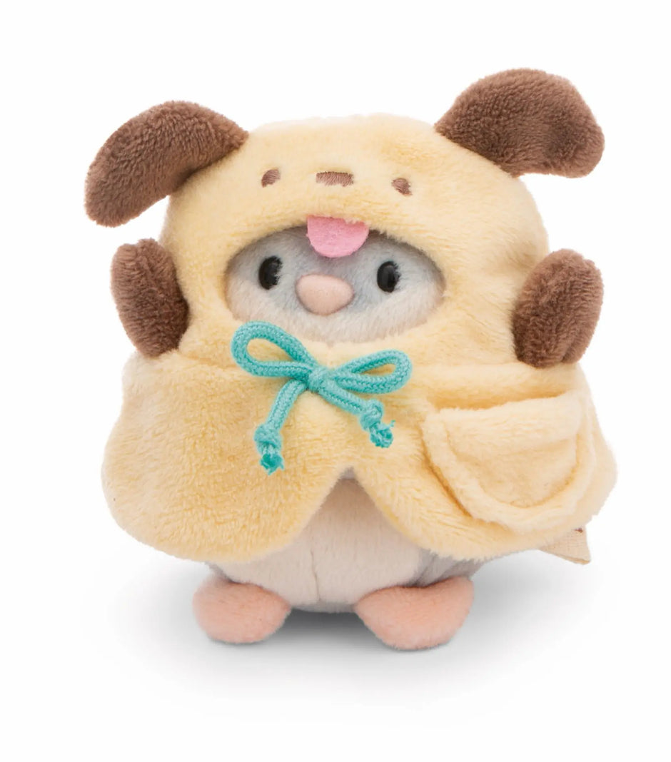 NICI mymochi Kuscheltier Shai als Hamster im gelben Hundekostüm mit braunen Schlappohren und türkiser Schleife.