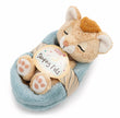 NICI Sleeping Pets Löwe im hellblauen Plüschkörbchen mit originaler Sleeping Pets Banderole und niedlichen gestickten Schlafaugen.