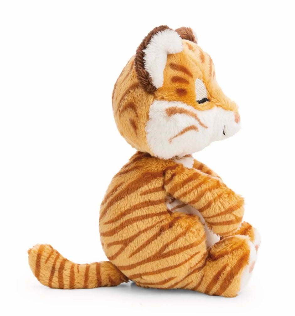NICI Sleeping Pets Tiger Kuscheltier in Seitenansicht mit braunen Streifen, weißer Schnauze und langem gestreiftem Schwanz.