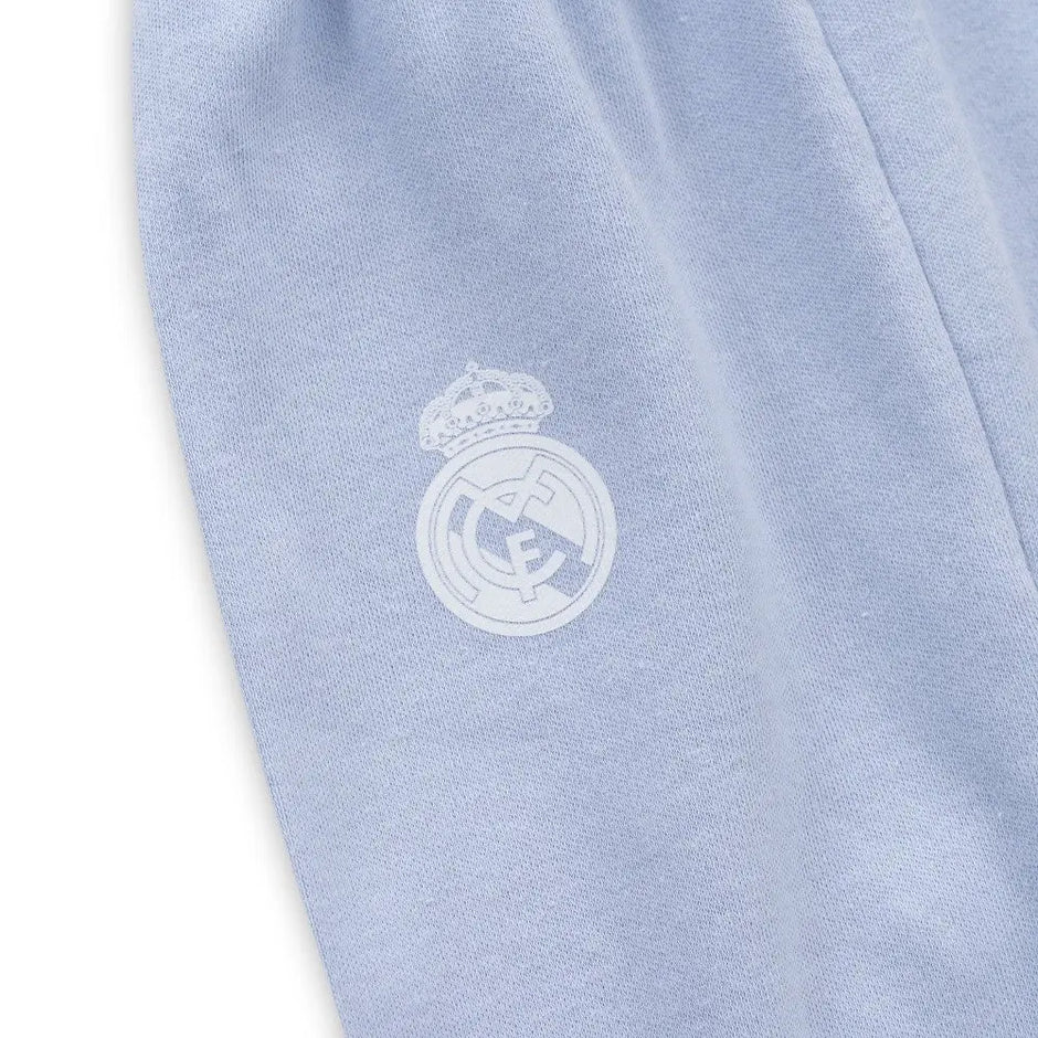 Baby Strampelhose blau Detail weicher Stoff mit Real Madrid Logo