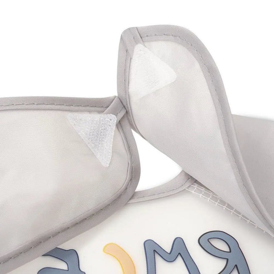 Real Madrid Baby Lätzchen mit Ärmeln Klettverschluss Detail wasserdicht grau
