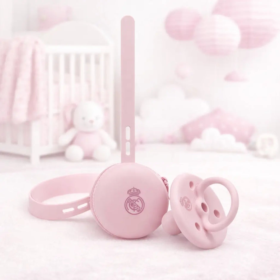 Real Madrid Baby Schnuller mit Schnullerhalter in Rosa – offizielles Fußball Baby Geschenk