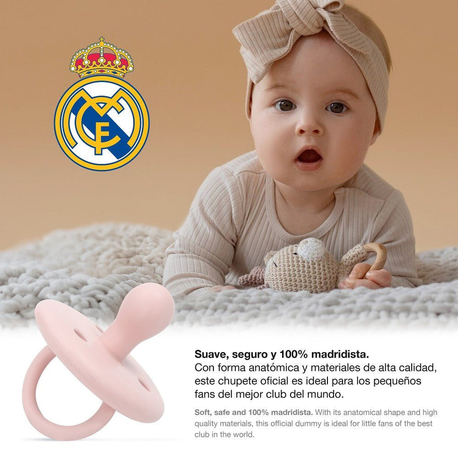 Real Madrid Schnuller aus Silikon rosa mit Baby im Hintergrund