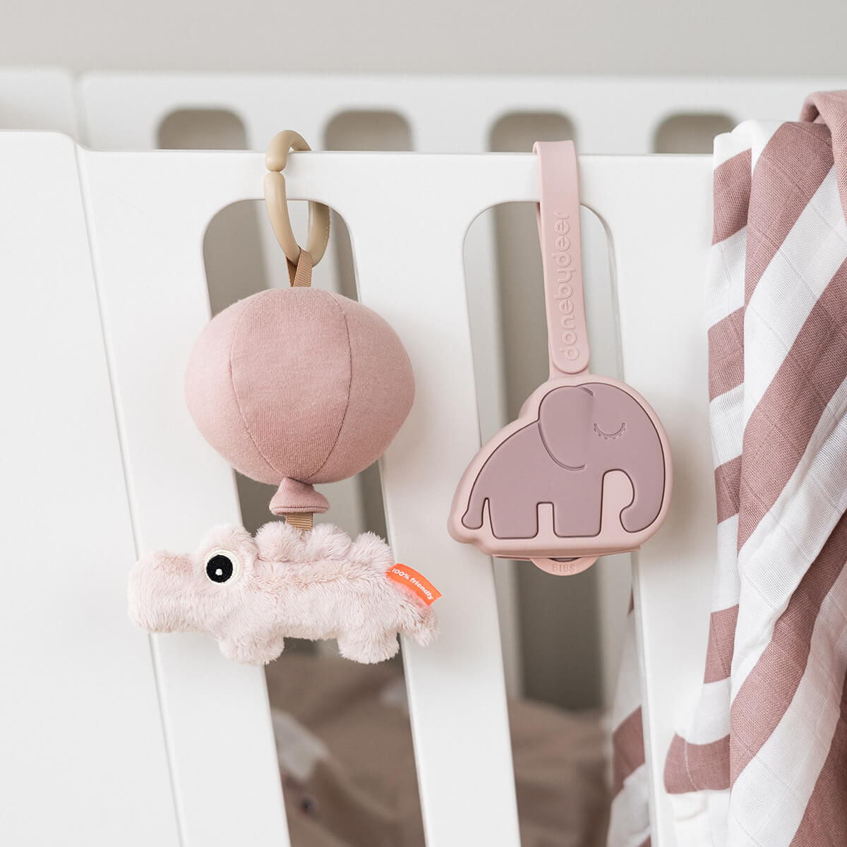 schnullertäschchen aus silikon - elphee - rosa - Babylions