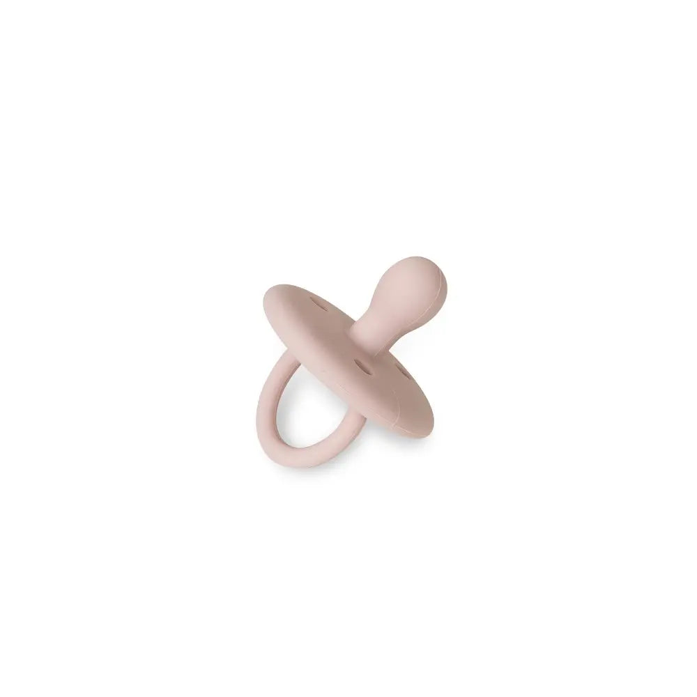 Seitenansicht des altrosa Silikon Schnullers von Interbaby mit rundem Saugteil – aus 100 % lebensmittelechtem Silikon, BPA-frei und für Babys ab 0 Monaten geeignet.