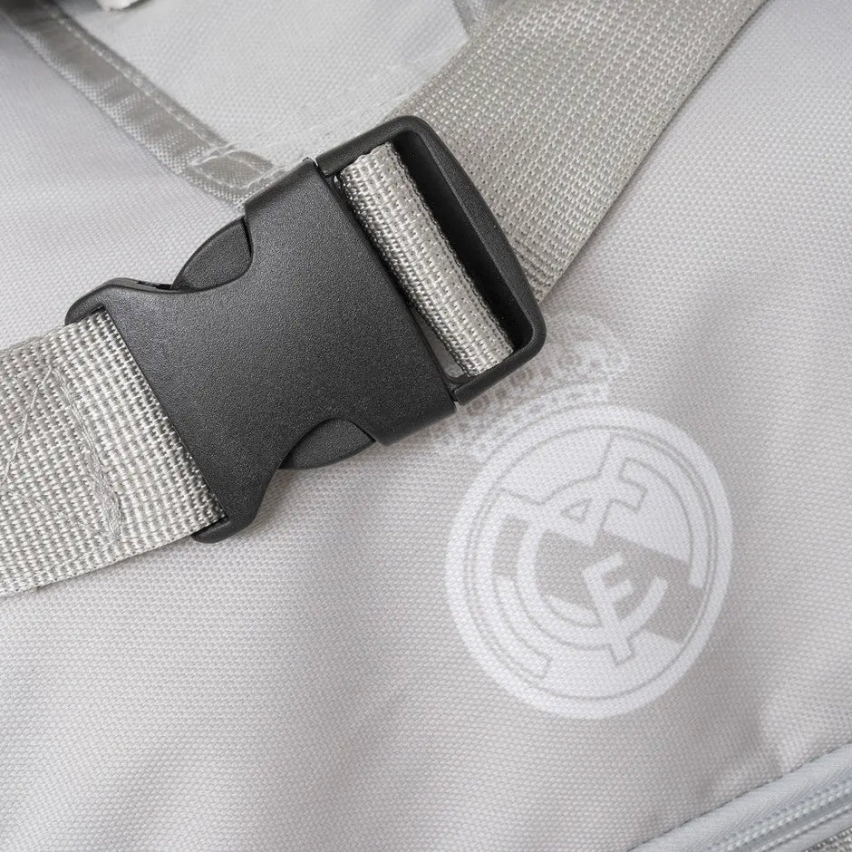 Tragbarer Reise-Hochstuhl Real Madrid Baby mit Tasche – Sicherheitsverschluss Detail grau