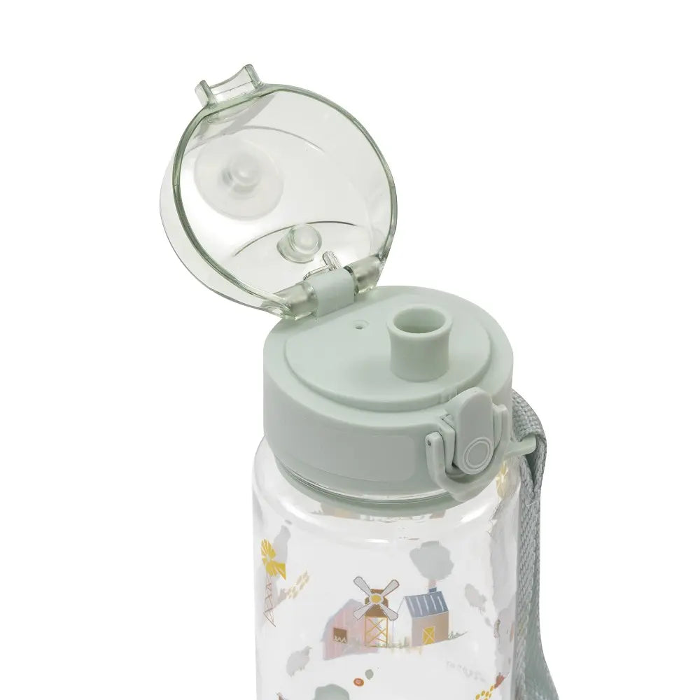 Detailaufnahme des geöffneten Klappverschlusses der 350 ml Tritan-Trinkflasche im Farm-Design in Mintgrün.